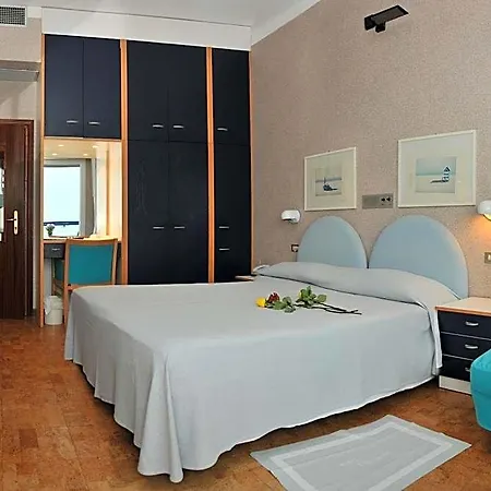 Venere Hotel 3*